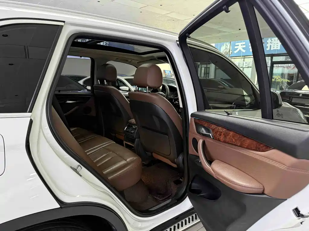 BMW X5 (Import) — миниатюра 12