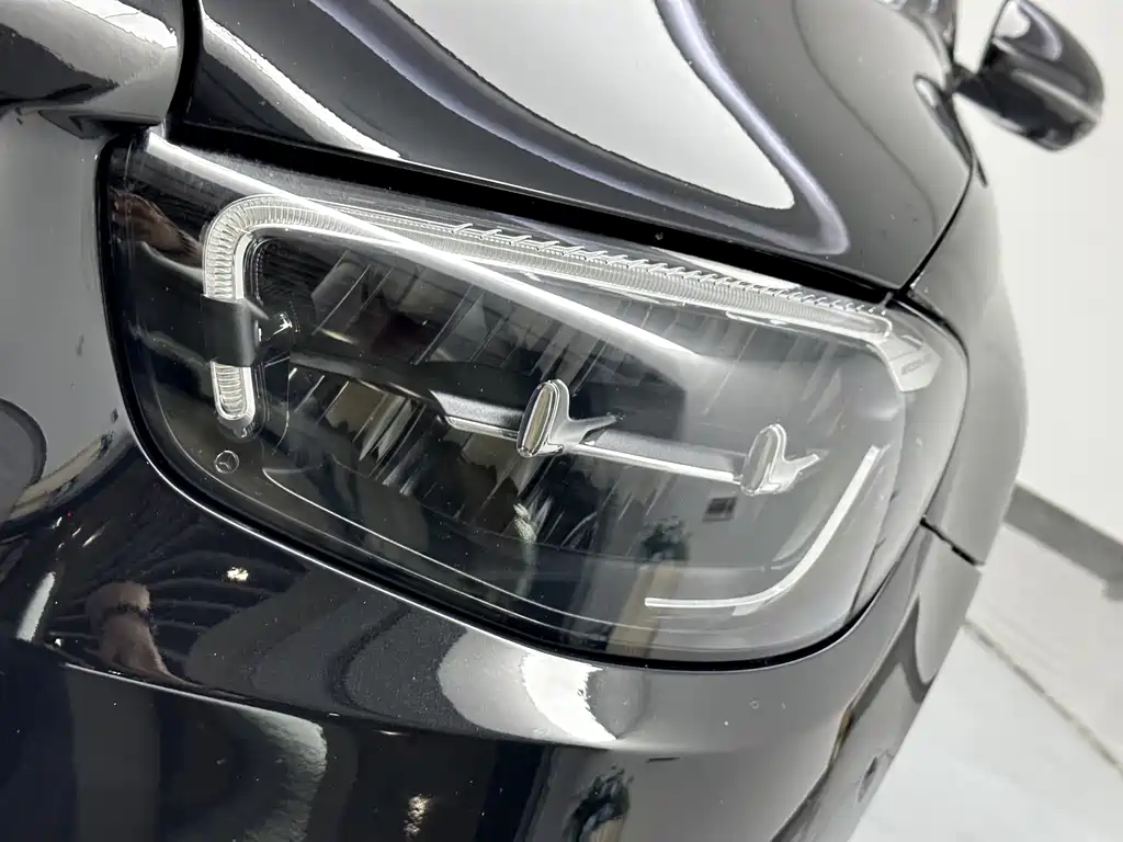 Mercedes-Benz E-Class — миниатюра 23