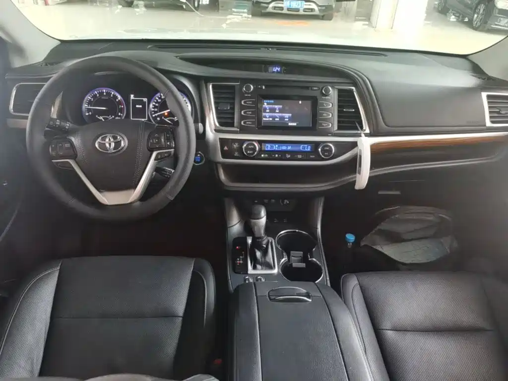 Toyota Highlander — миниатюра 10