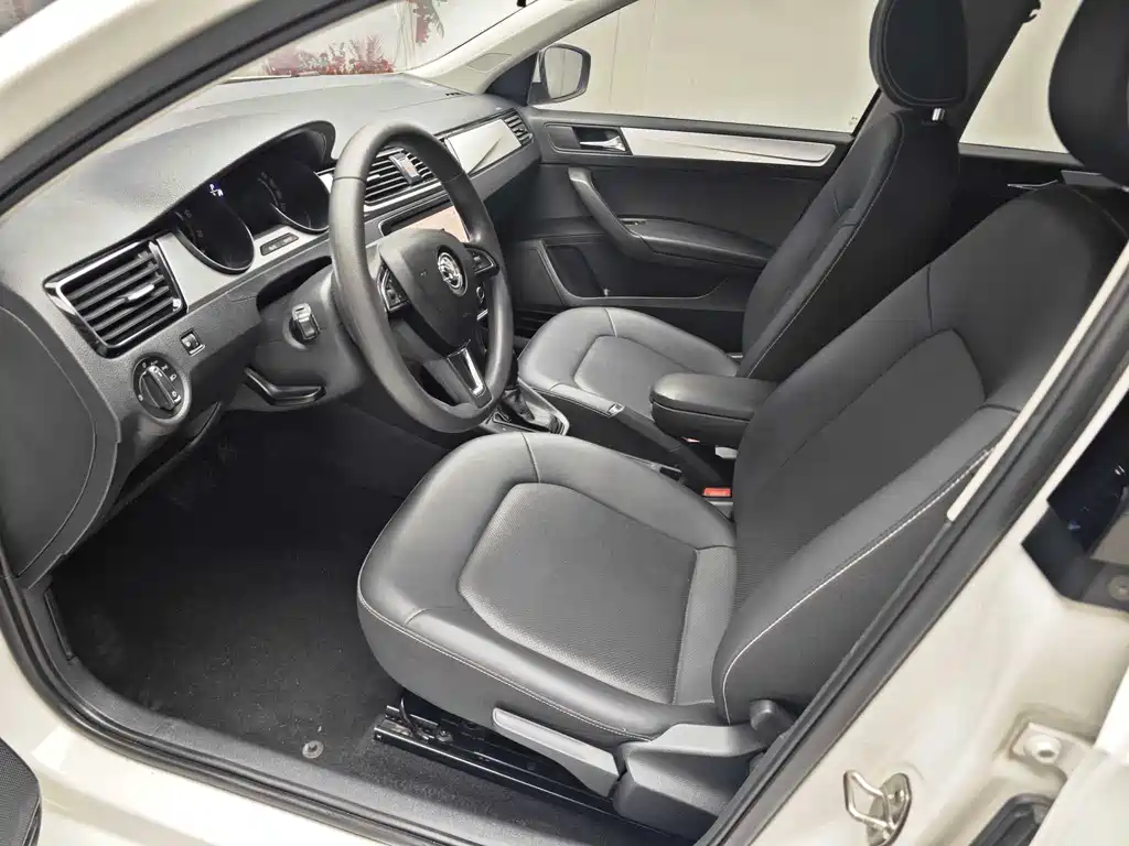 Skoda Rapid 2022 1.5L AT