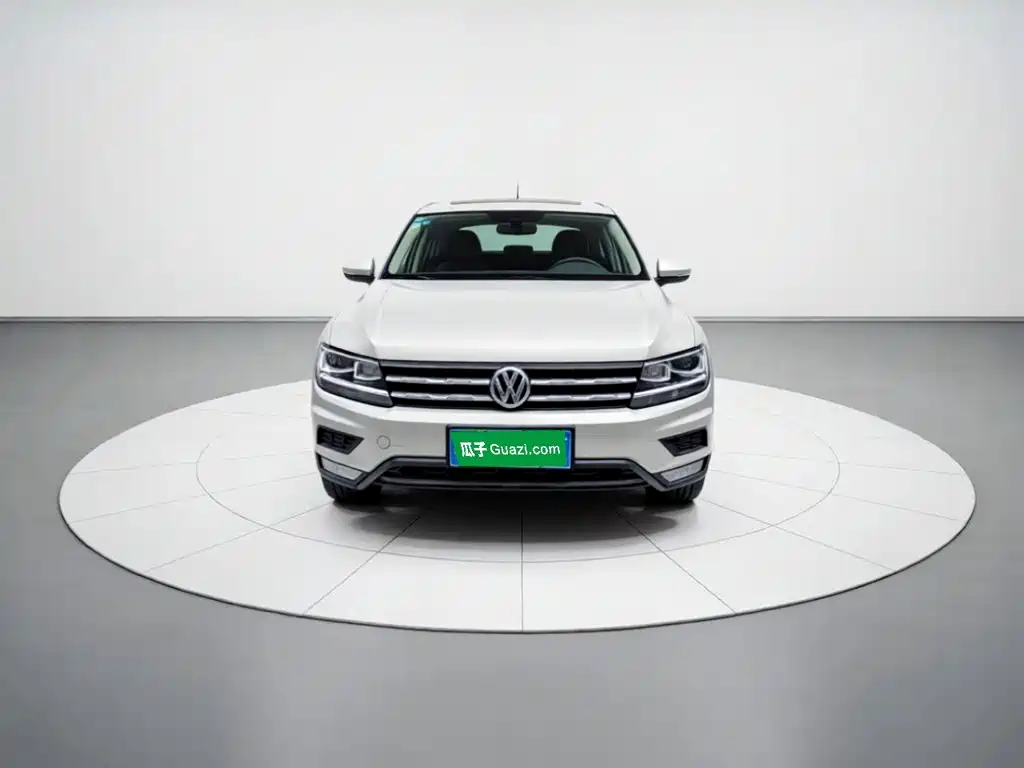 Volkswagen Tiguan L — миниатюра 2