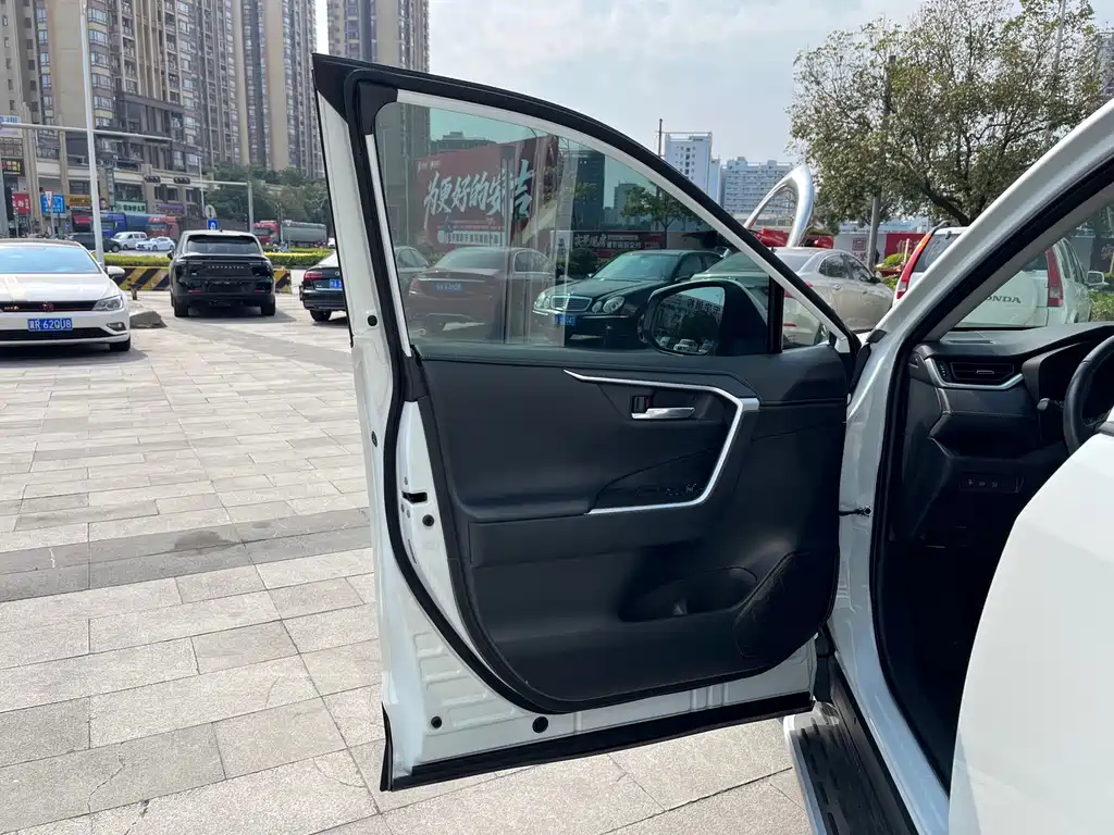 TOYOTA RAV4 RONGFANG