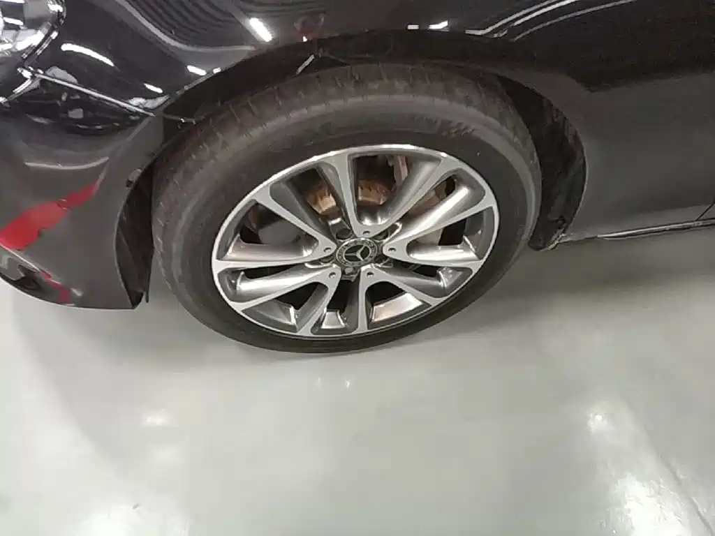 Mercedes-Benz E-Class — миниатюра 23