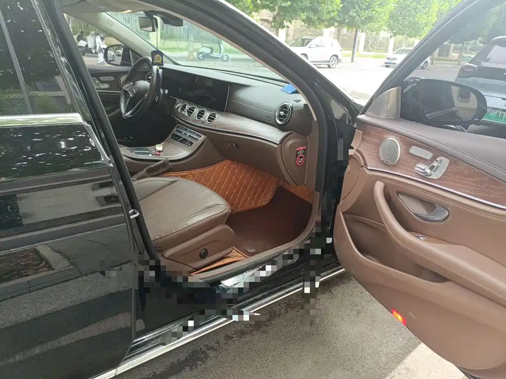 Mercedes-Benz E-Class — миниатюра 20