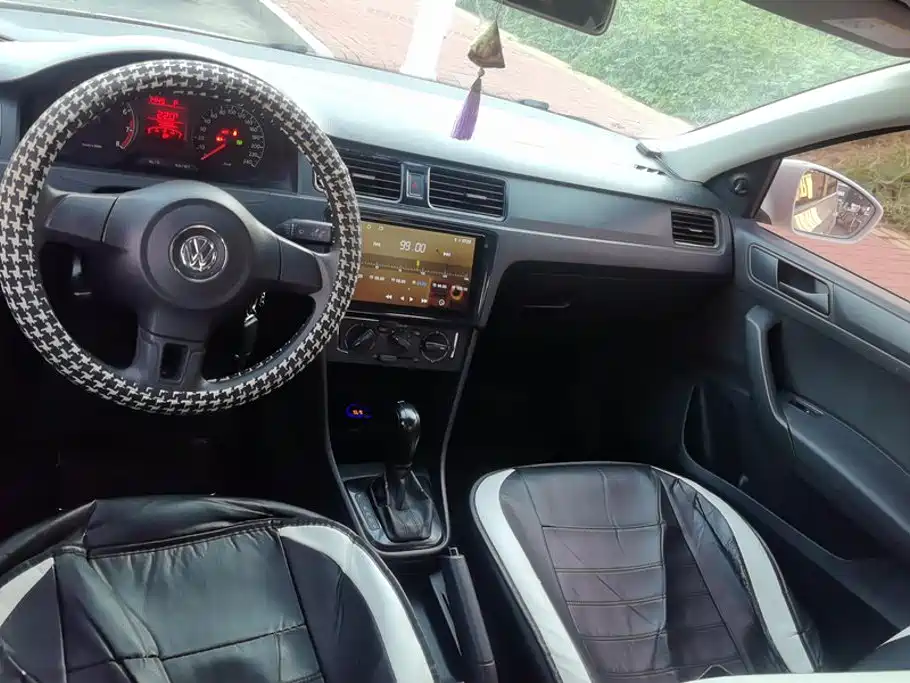 Volkswagen Santana — миниатюра 12
