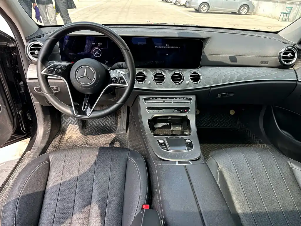 Mercedes-Benz E-Class — миниатюра 6