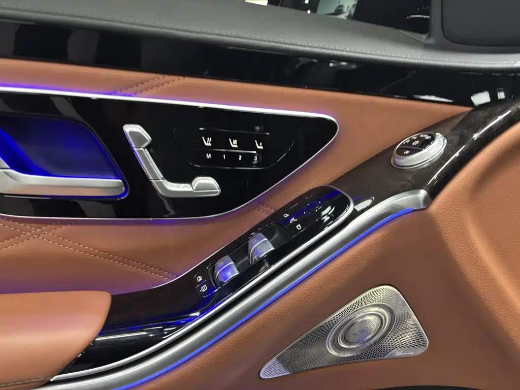 Mercedes-Benz S-Class — миниатюра 11