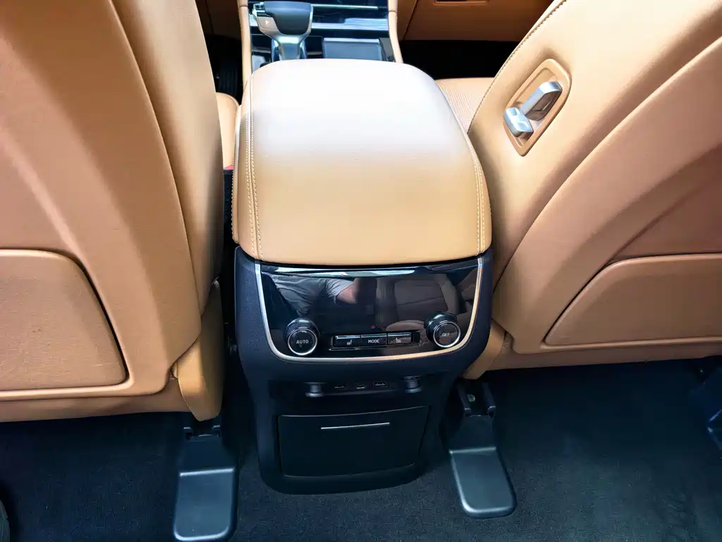 Li Auto Li ONE — миниатюра 13