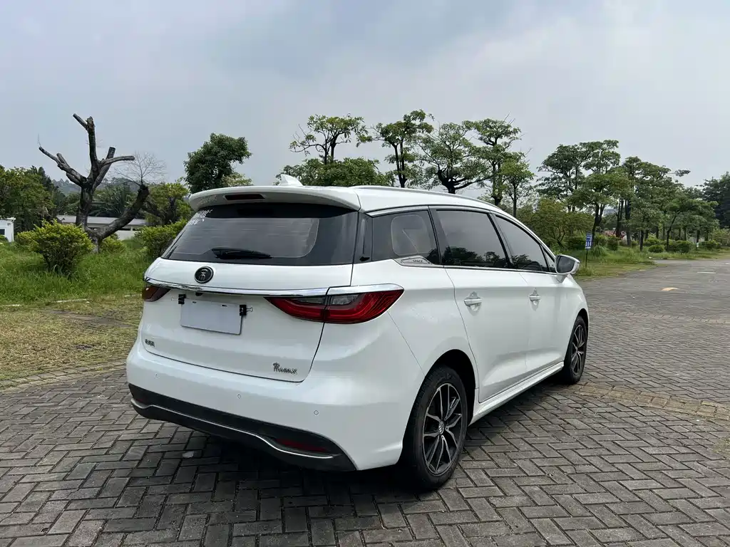 BYD MAX — миниатюра 15