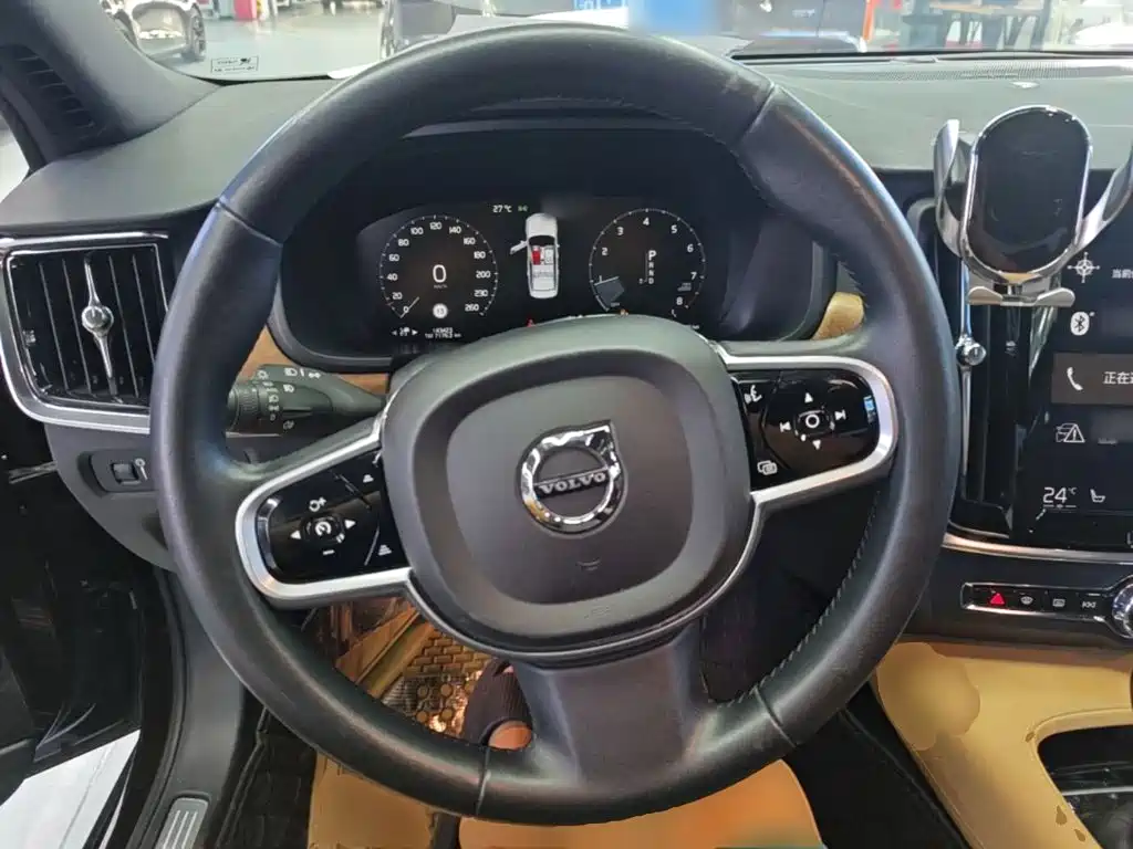 Volvo S90 — миниатюра 11