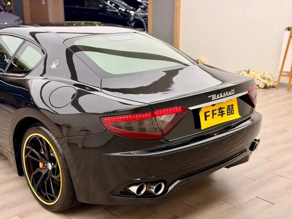 Maserati GranTurismo — миниатюра 8
