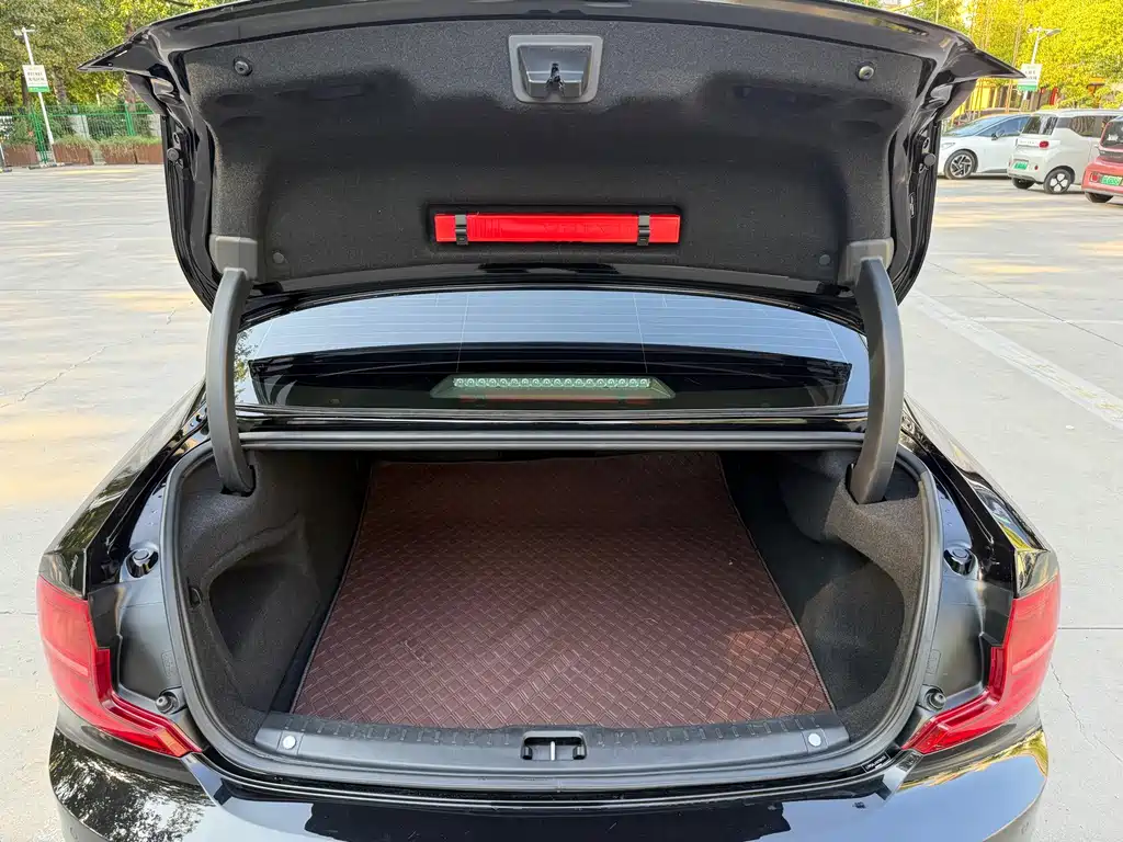 Volvo S90 — миниатюра 11
