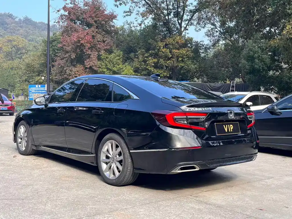 Honda Accord — миниатюра 7