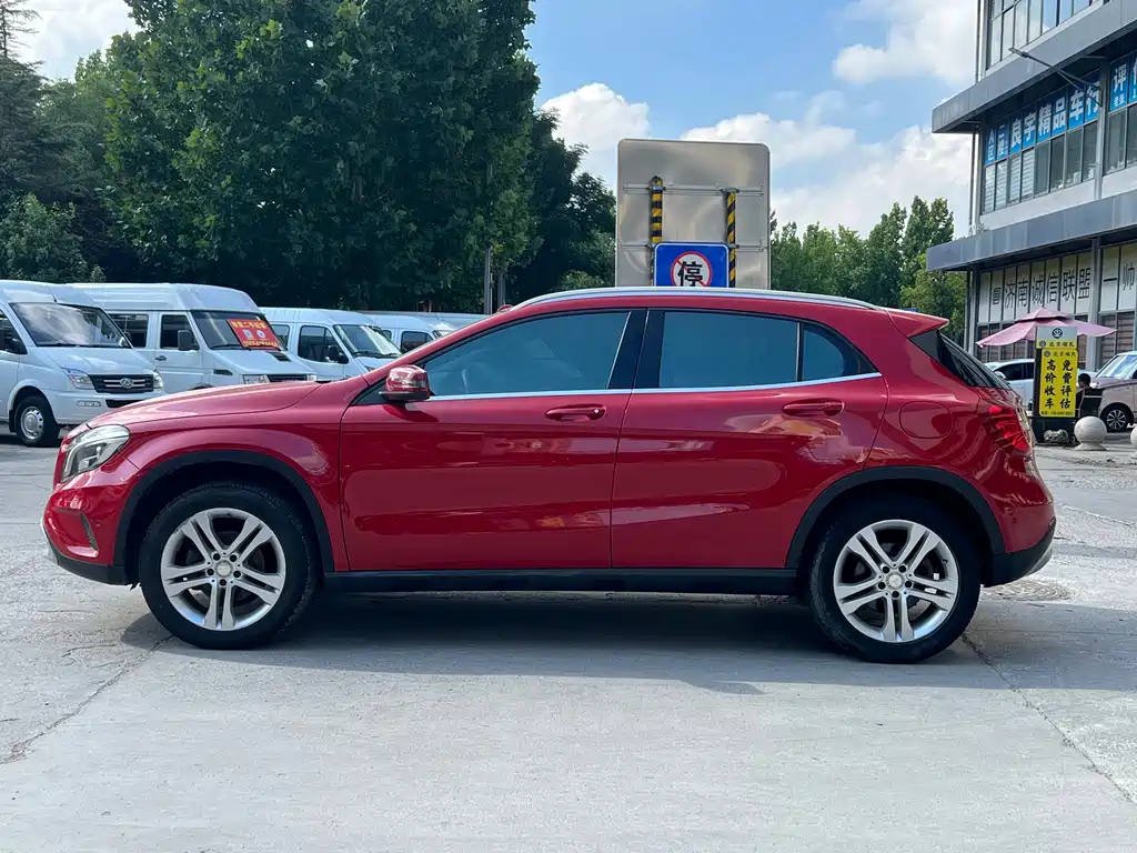 Mercedes-Benz GLA (Import) — миниатюра 4
