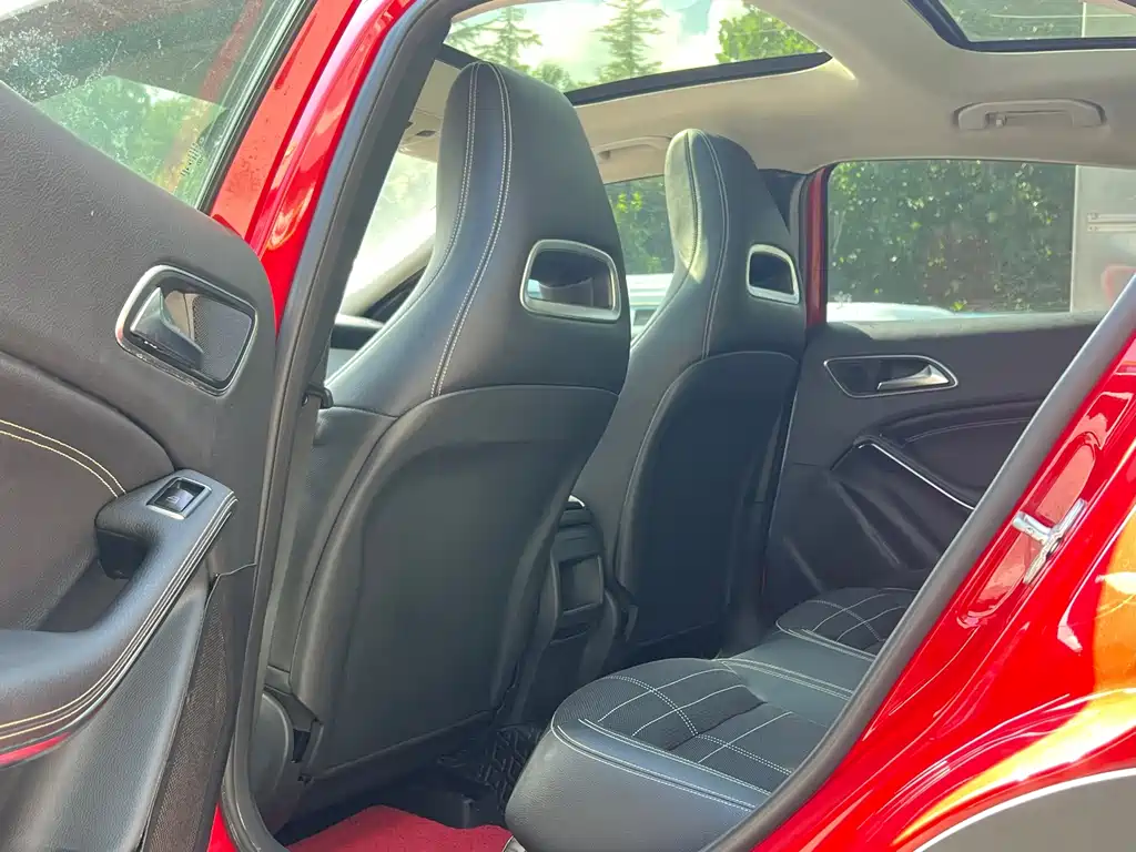 Mercedes-Benz GLA (Import) — миниатюра 9