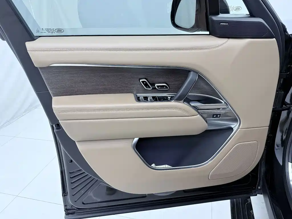 Land Rover Range Rover — миниатюра 15