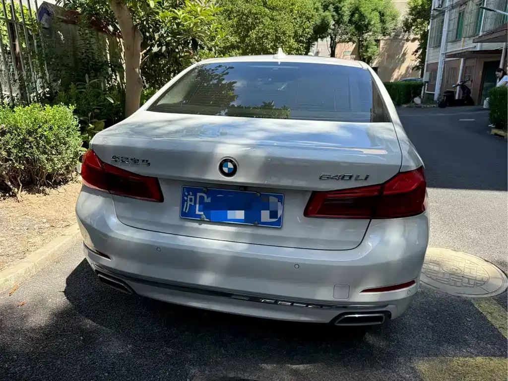 BMW 5 Series — миниатюра 5