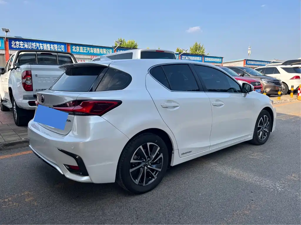 Lexus CT — миниатюра 4