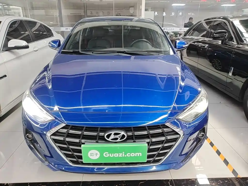 Hyundai Elantra — миниатюра 3