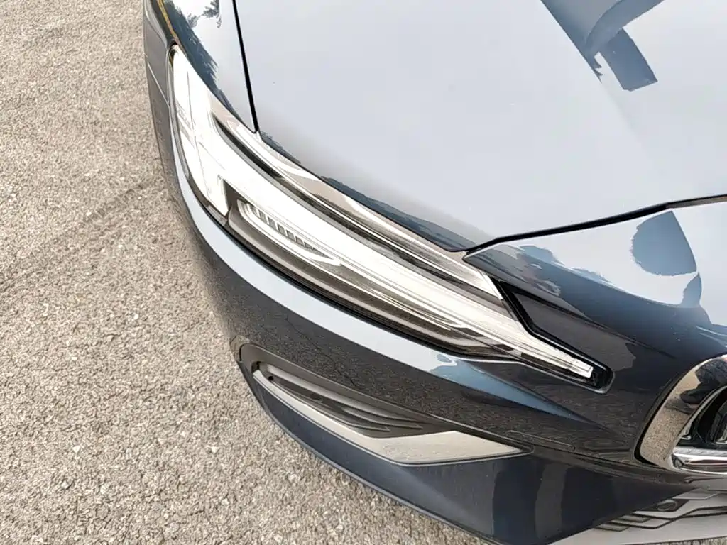 Volvo S60 — миниатюра 11