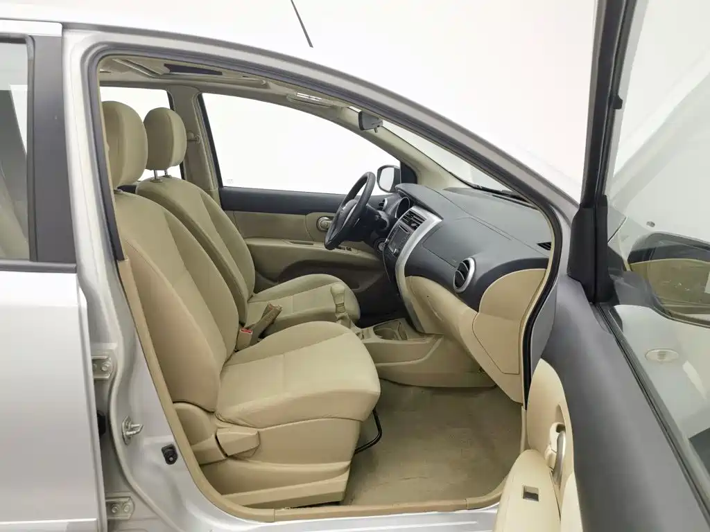 Nissan Livina — миниатюра 23