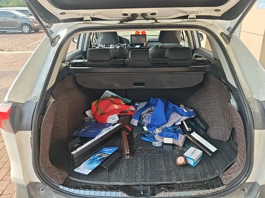 Toyota RAV4 — миниатюра 4