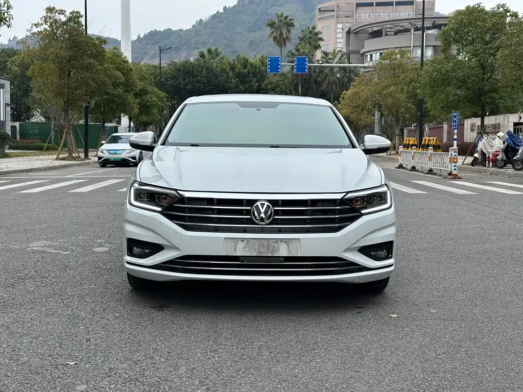 Volkswagen Sagitar - фото 2