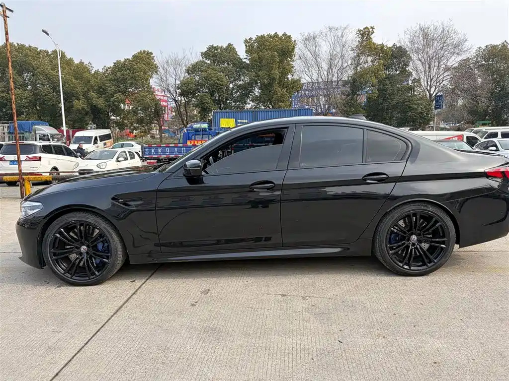 BMW M5
