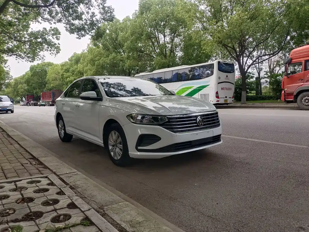 Volkswagen Lavida — миниатюра 2