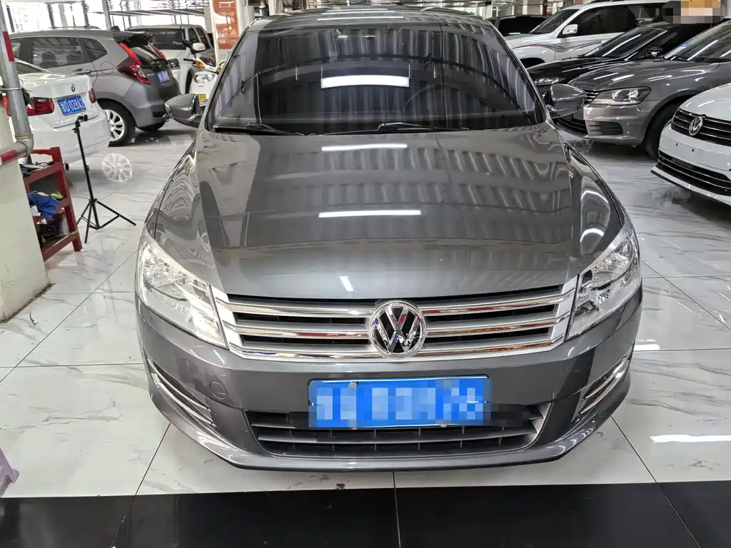 Volkswagen Santana — миниатюра 2