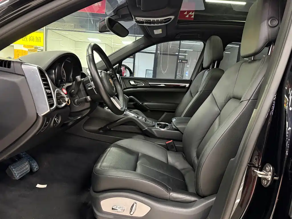 Porsche Cayenne — миниатюра 4