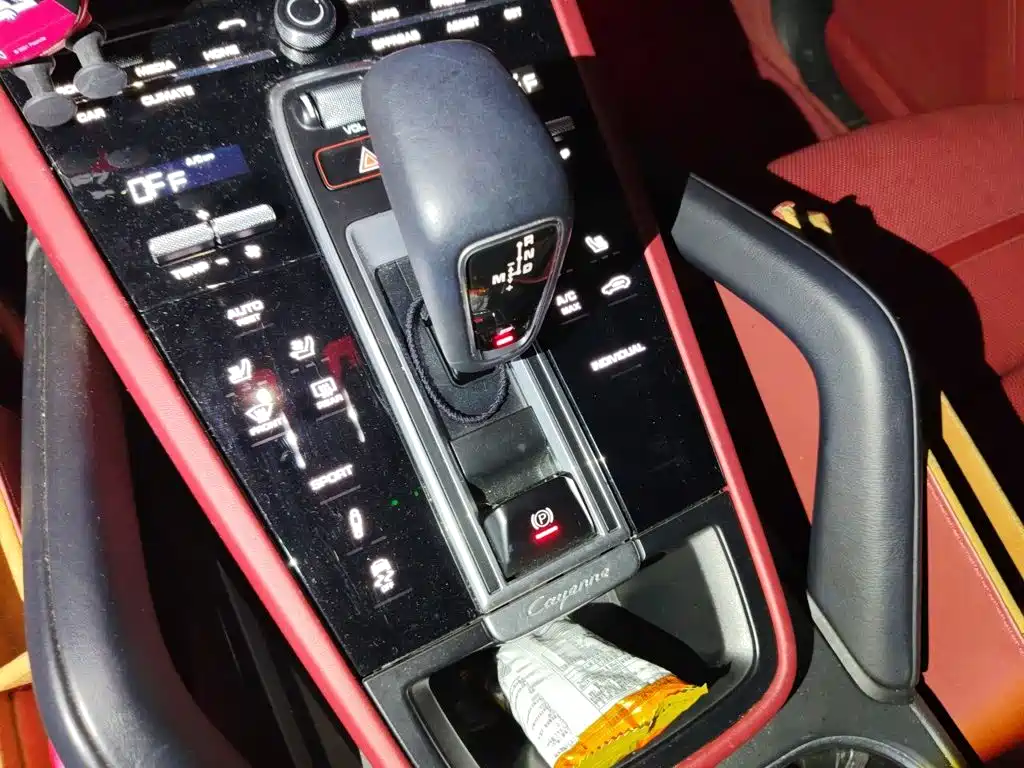 Porsche Cayenne — миниатюра 15