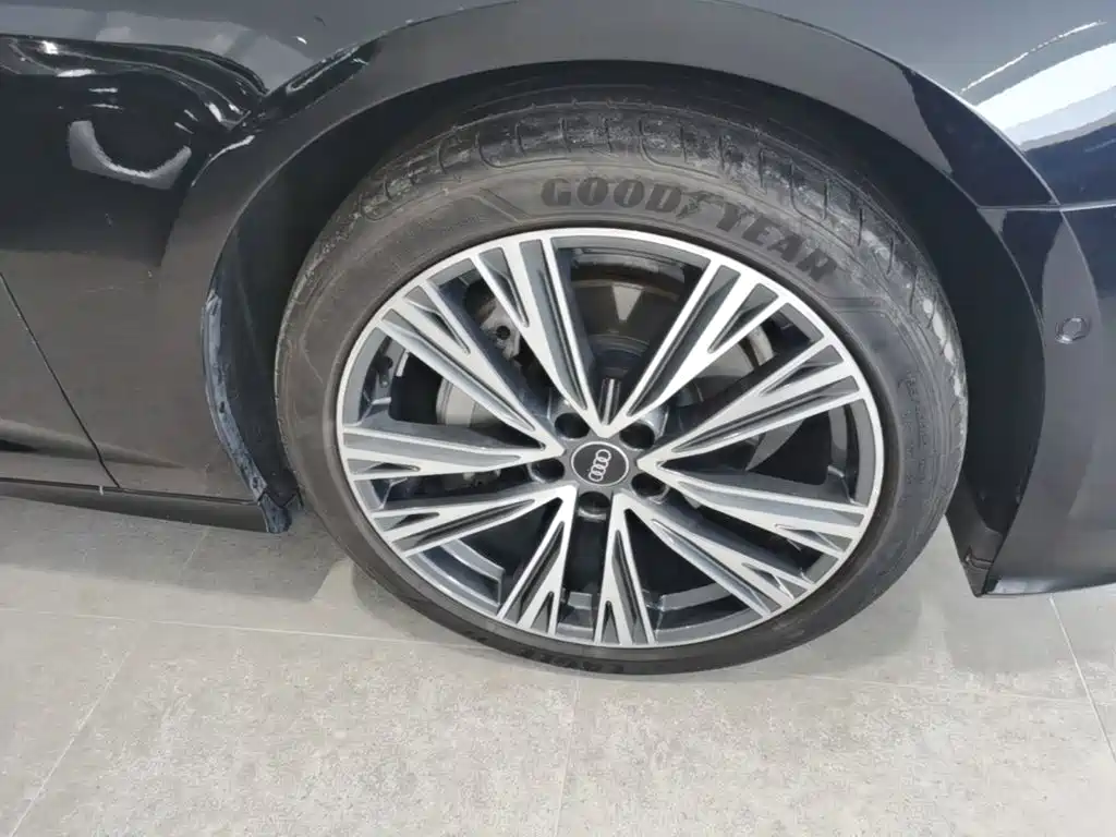 Audi A6L — миниатюра 12
