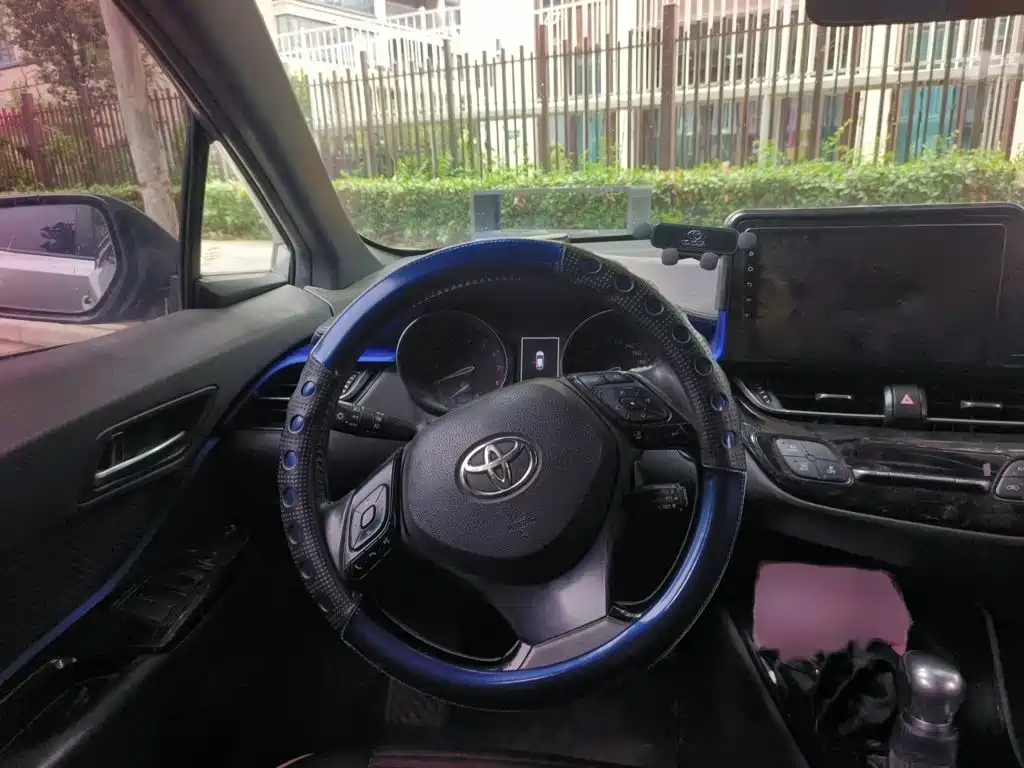 Toyota IZOA — миниатюра 3