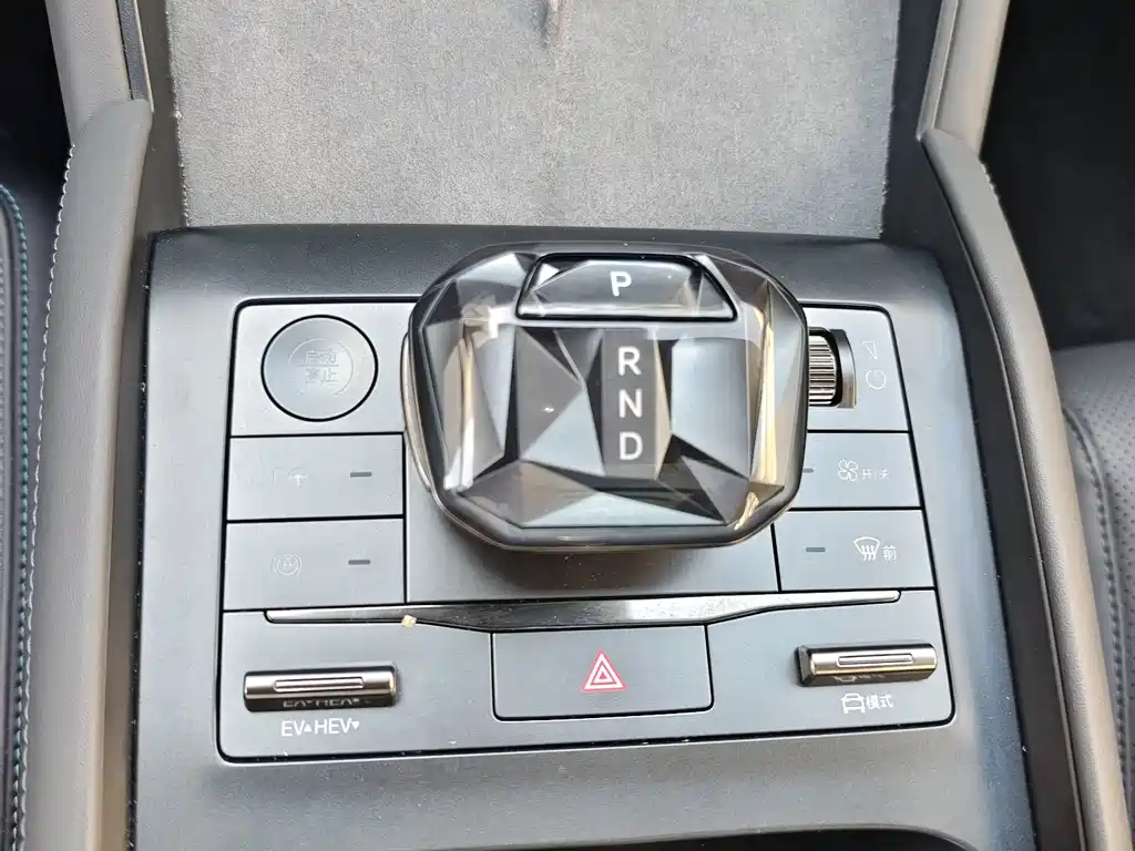 BYD Qin L — миниатюра 14