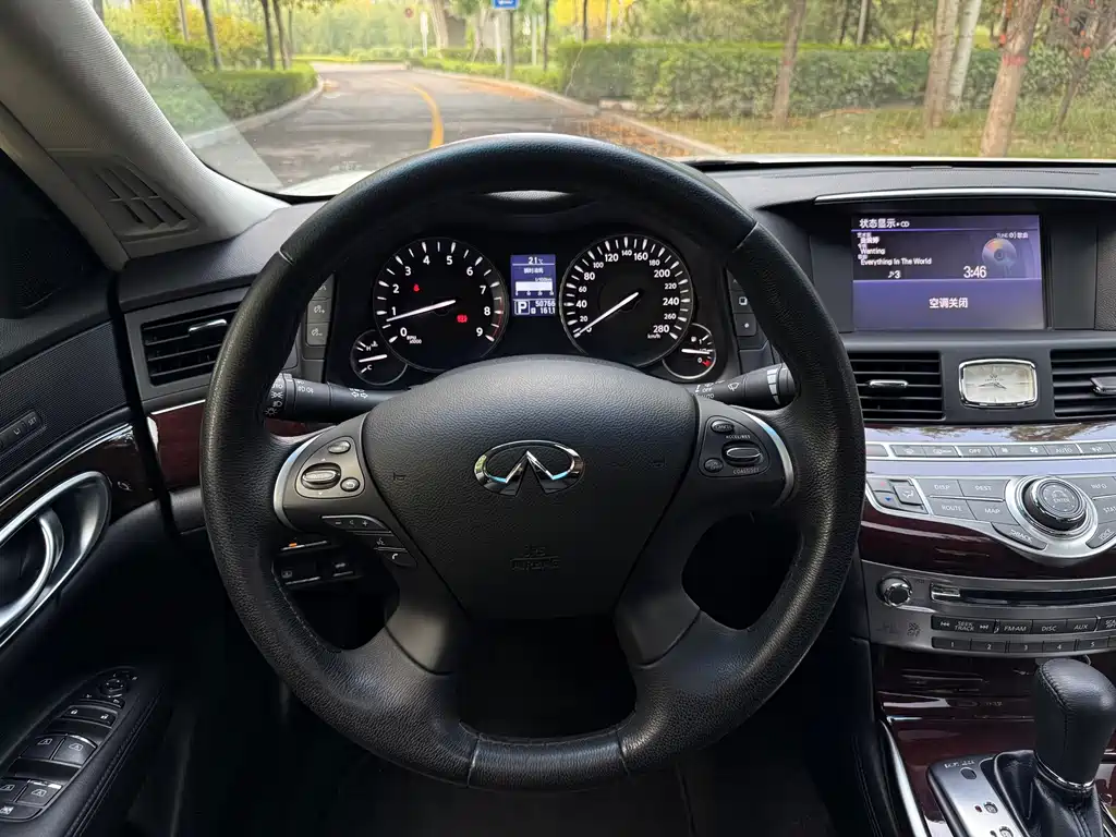 Infiniti Q70 — миниатюра 26