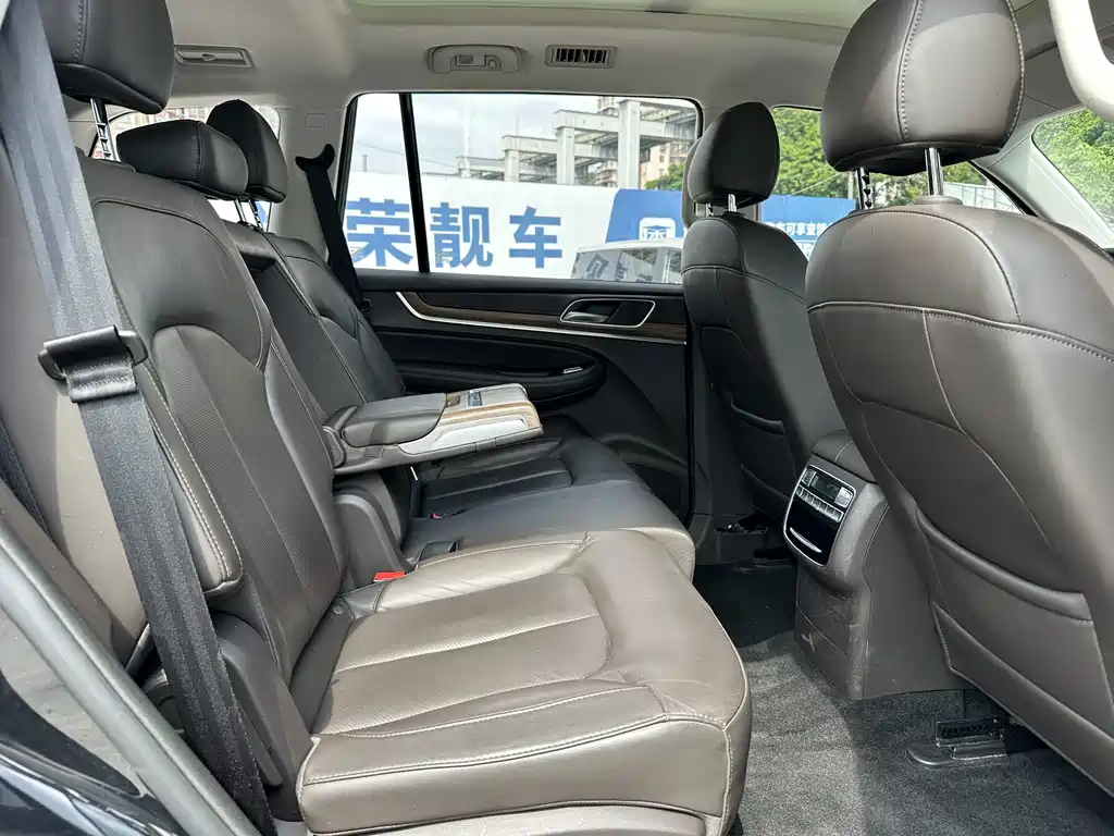 Roewe RX8 — миниатюра 18