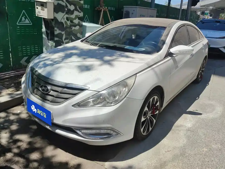 索纳塔 2011款 2.0L 自动顶级版
