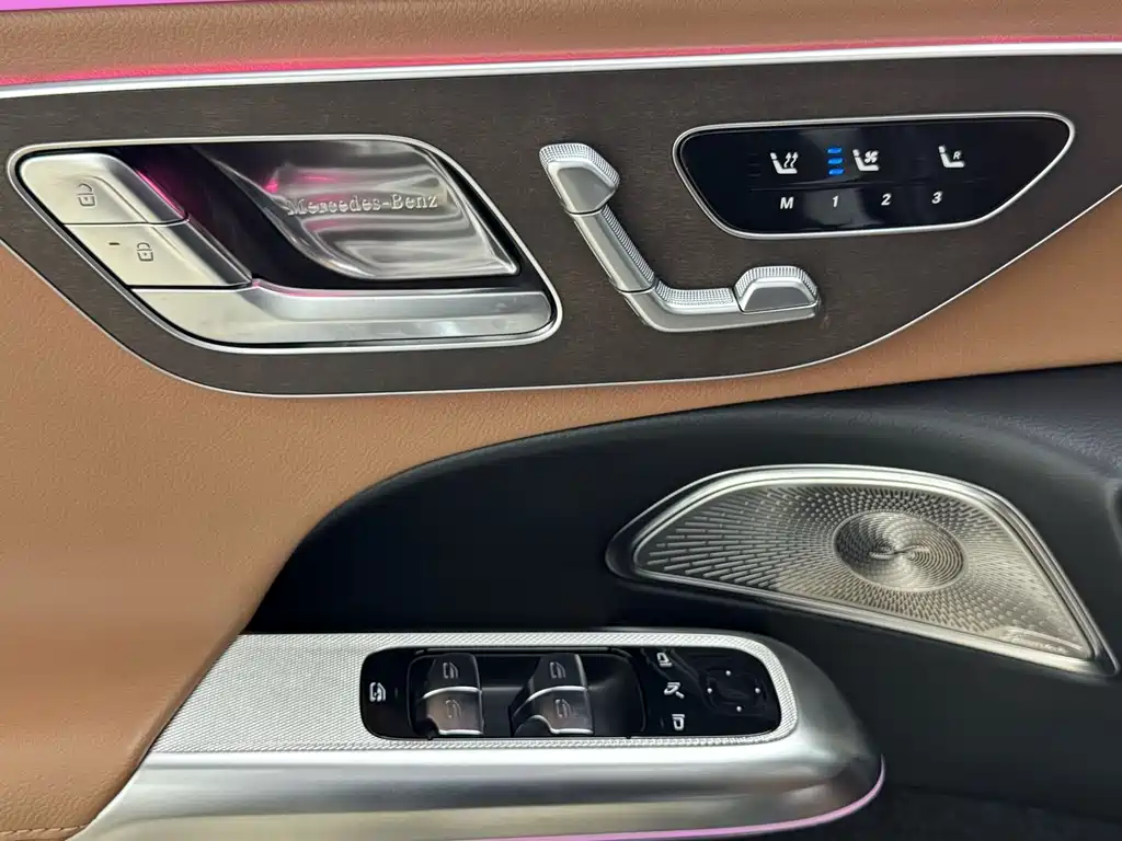 Mercedes-Benz E-Class — миниатюра 21