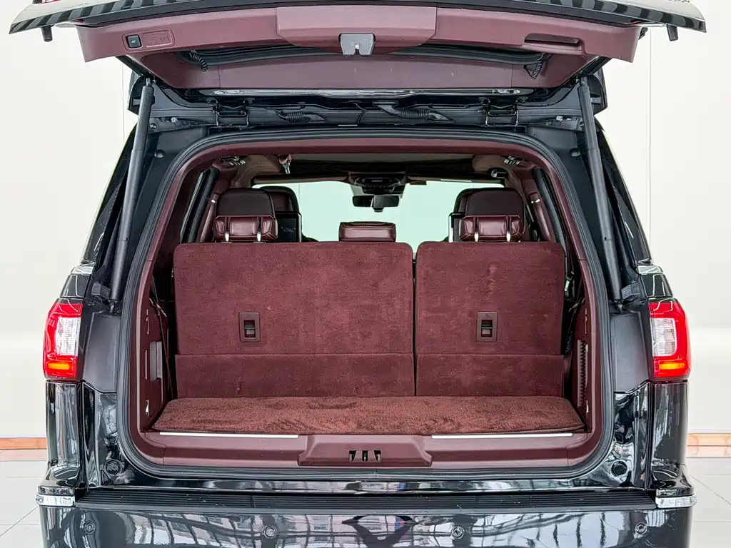 Lincoln Navigator — миниатюра 13
