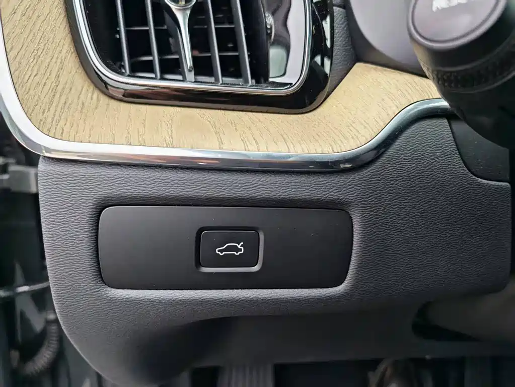 Volvo XC60 — миниатюра 36
