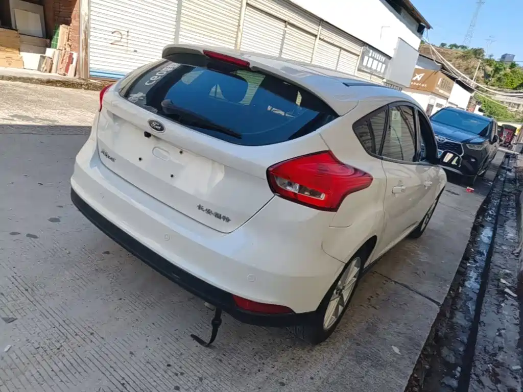 Ford Focus — миниатюра 7