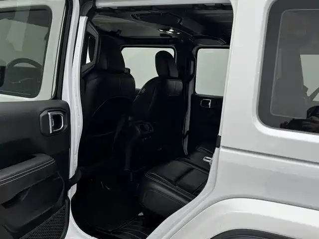 Jeep Wrangler — миниатюра 8