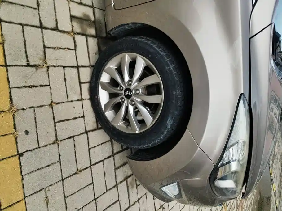 Hyundai Elantra Langdong — миниатюра 6