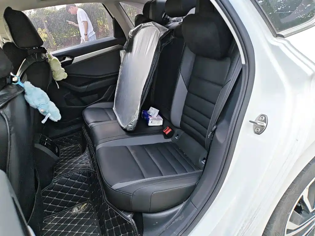 Volkswagen Sagitar — миниатюра 18