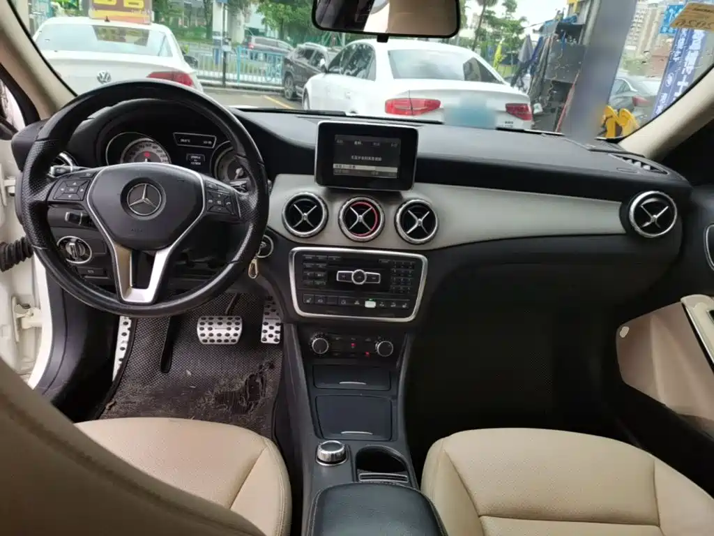 Mercedes-Benz GLA — миниатюра 10