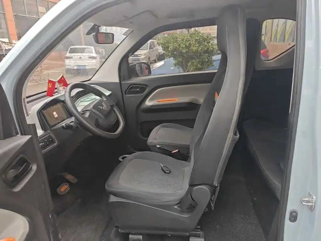 Wuling MINIEV — миниатюра 15