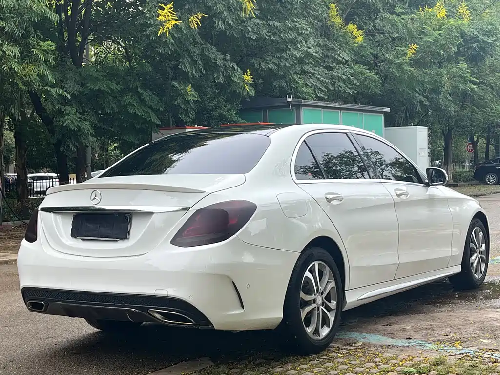 Mercedes-Benz C-Class — миниатюра 7