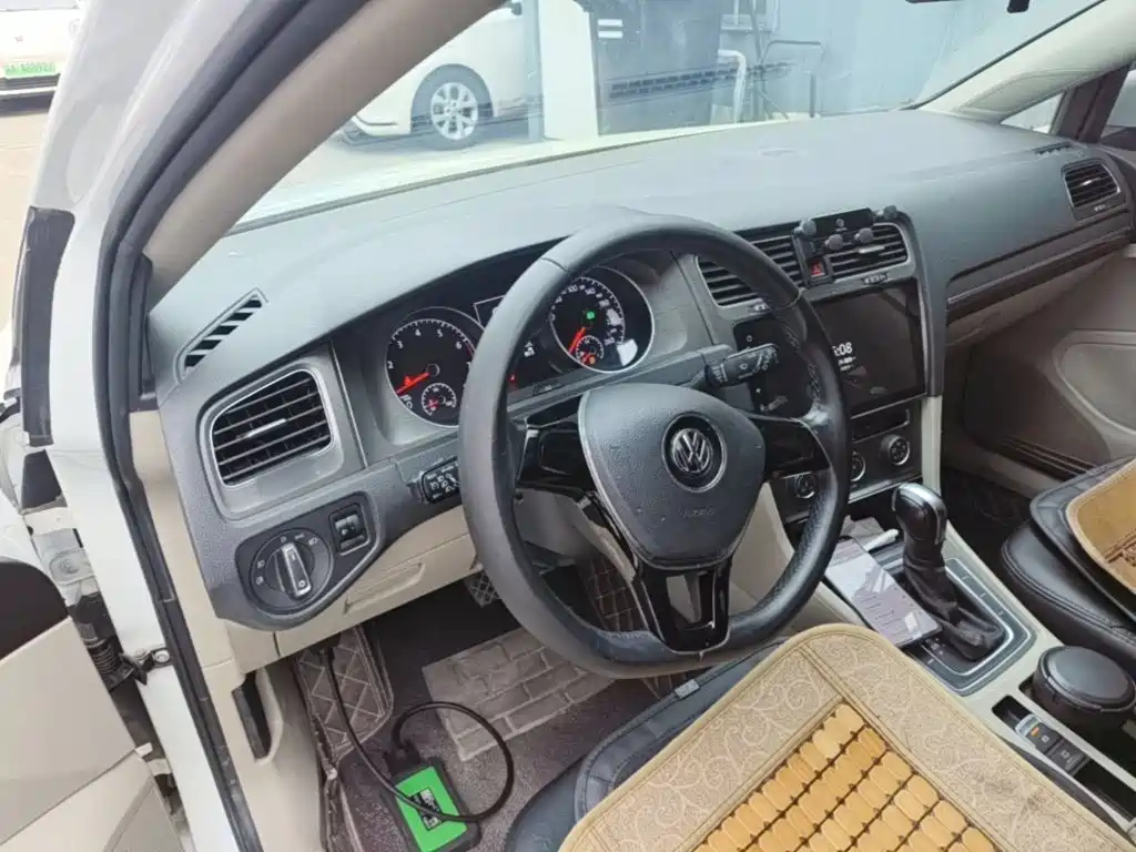 Volkswagen Golf — миниатюра 10