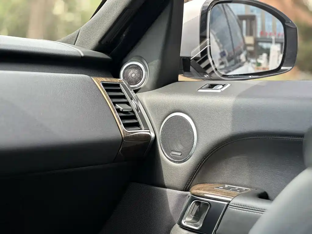 Land Rover Sport PHEV — миниатюра 6